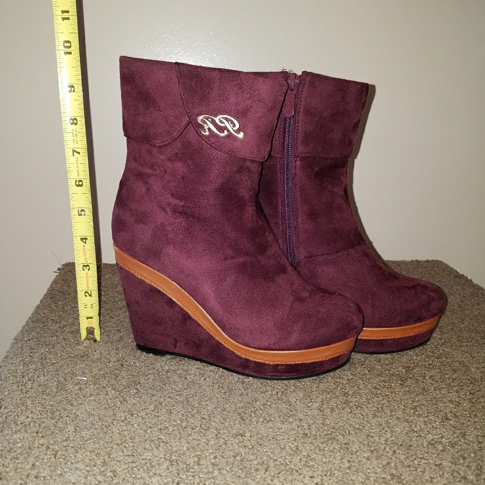 QUEEN FASHION MAROON SUEDE WEDGES